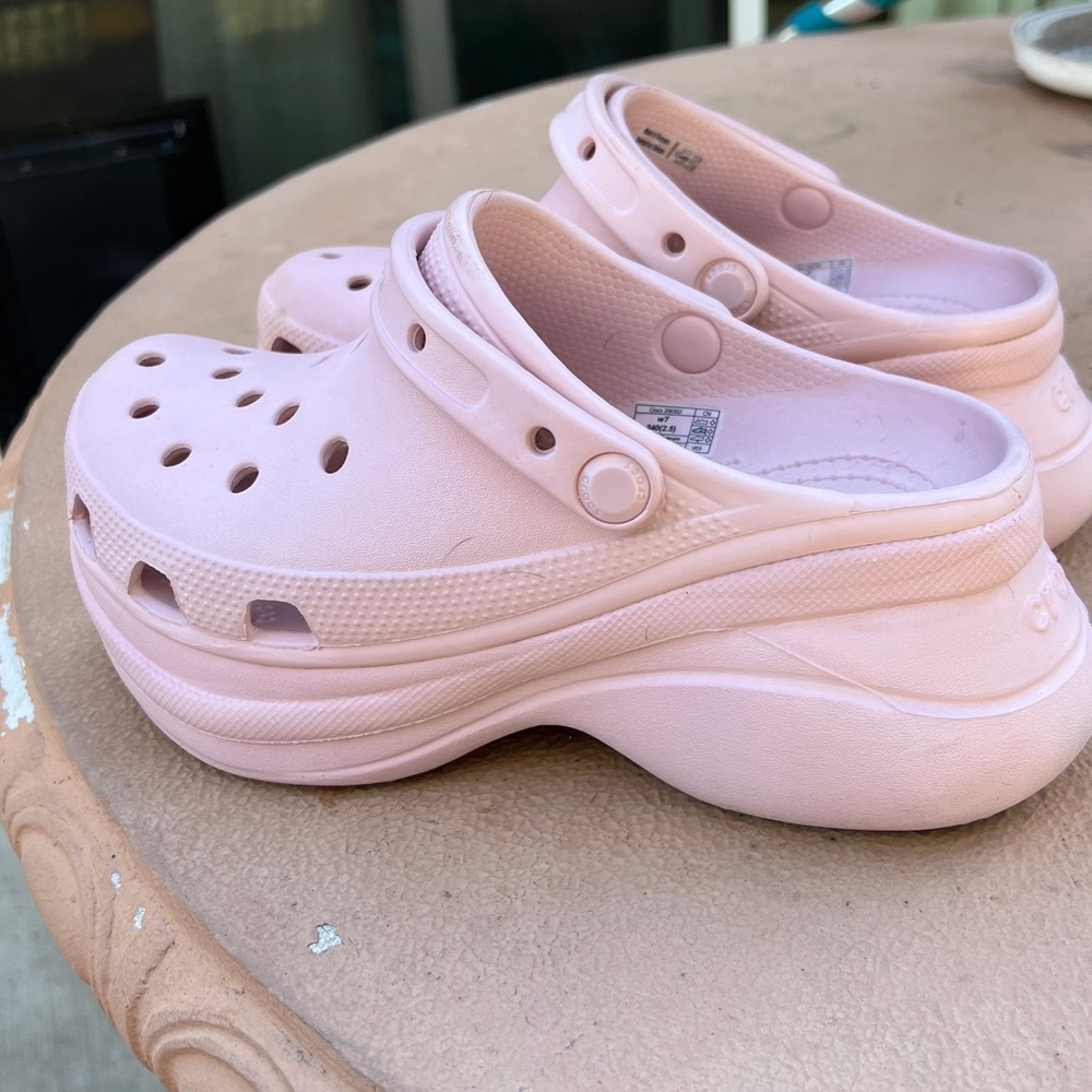 Crocs Classic Bae Clog Platform - Light Pink Size 7